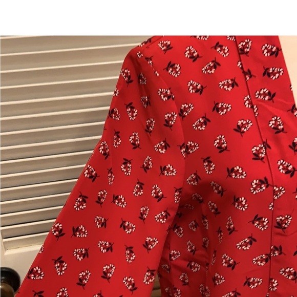 Draper James Lipstick Tie Neck Blouse in Lipstick Red Floral, Size XSmall - Picture 6 of 16